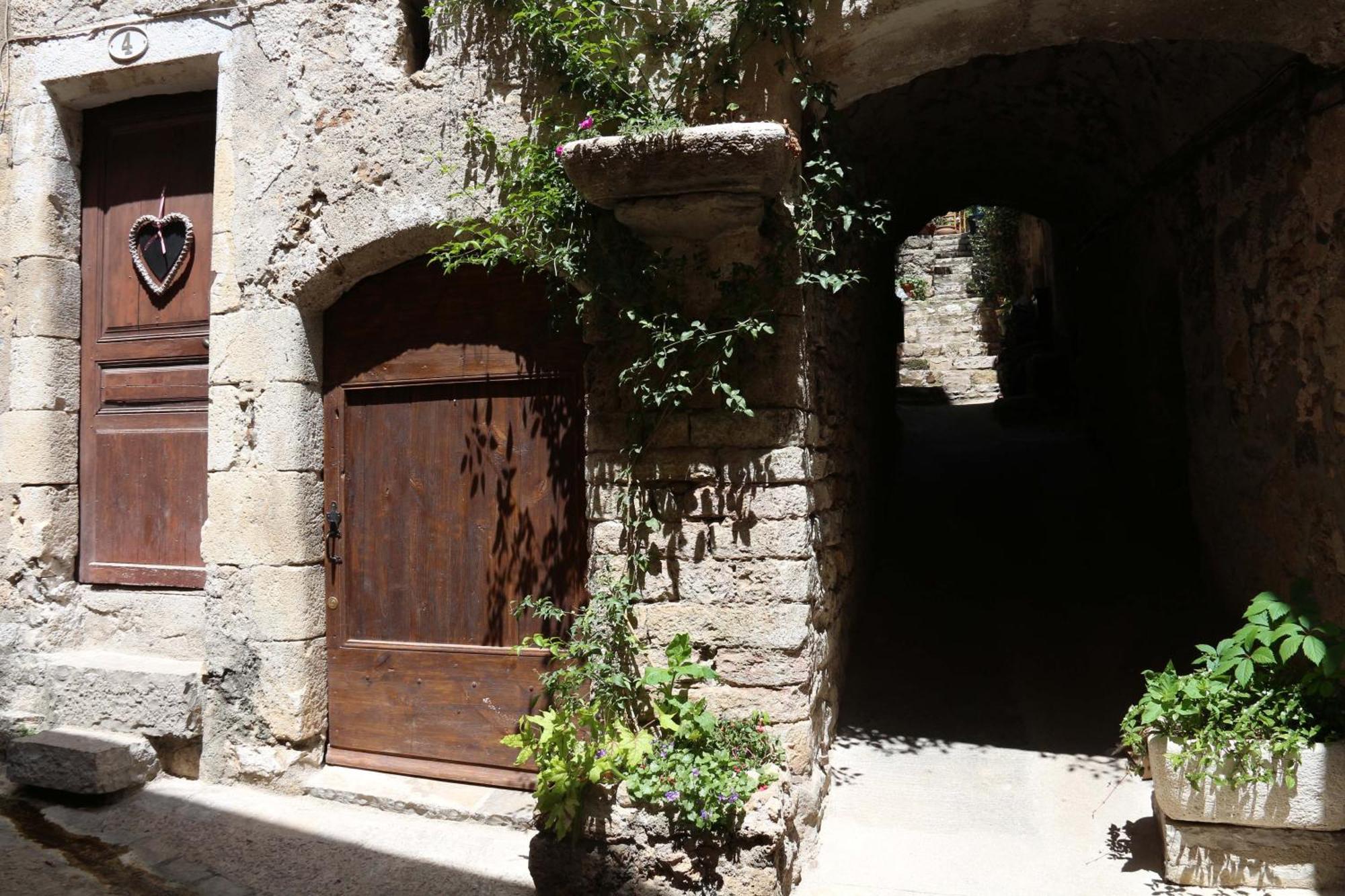 Gite Marceline Saint-Guilhem-le-Desert Εξωτερικό φωτογραφία