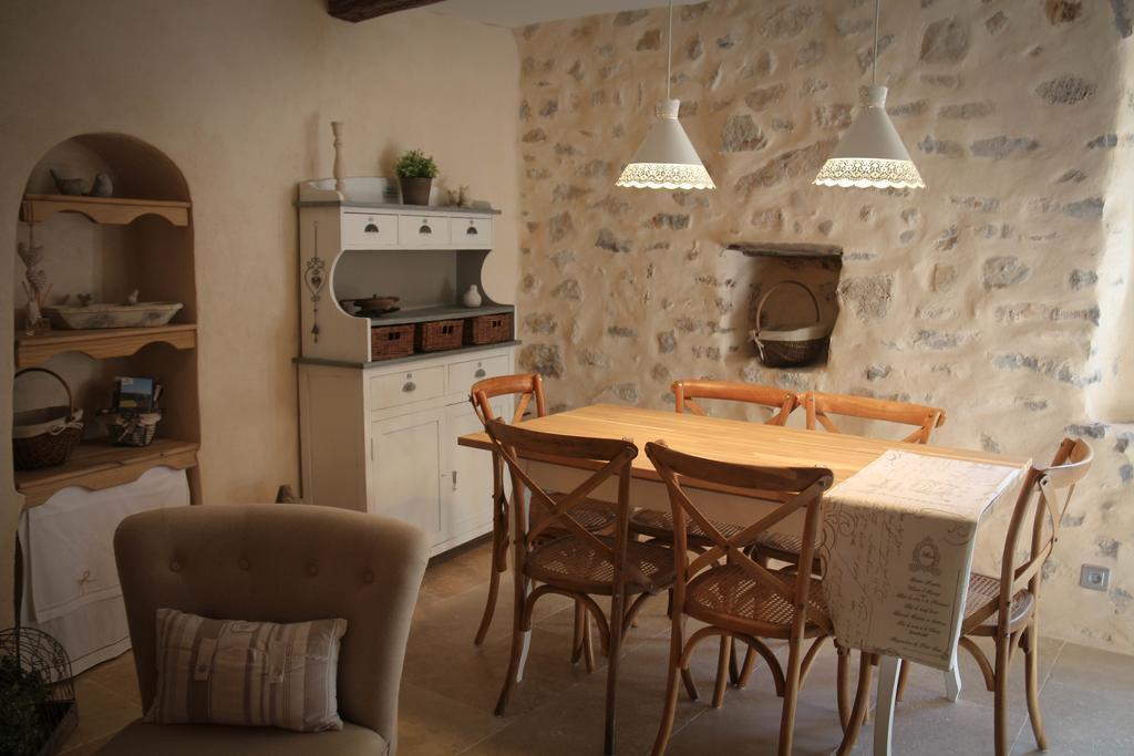 Gite Marceline Saint-Guilhem-le-Desert Δωμάτιο φωτογραφία