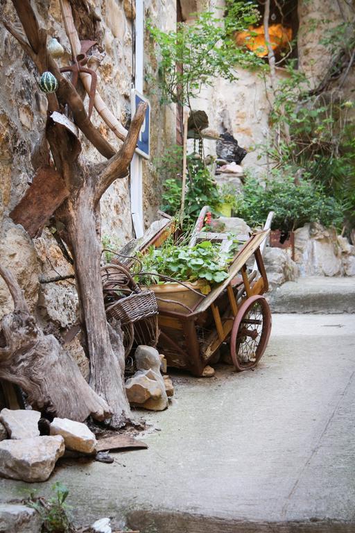 Gite Marceline Saint-Guilhem-le-Desert Εξωτερικό φωτογραφία